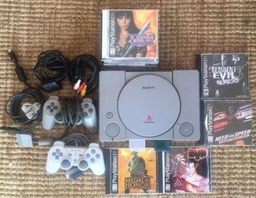 Sony playstation 1 one and extras with chip