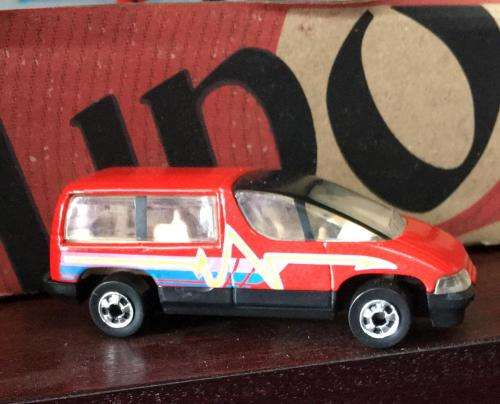 Hotwheels Hot wheels Matchbox Toyota mini van 1:64