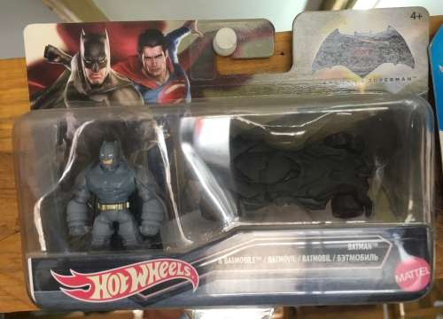 Majorette Hotwheels Hot wheels Matchbox Batmobile Batman + figure 1:64