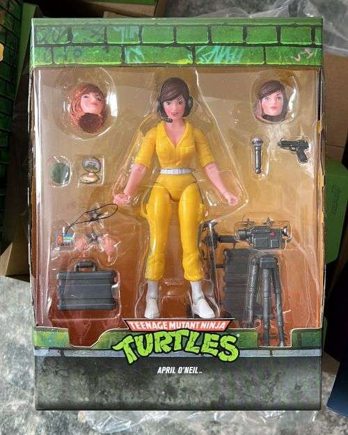 April TMNT Teenage mutant ninja turtles vintage Style Super 7 Ultimates Action Figure