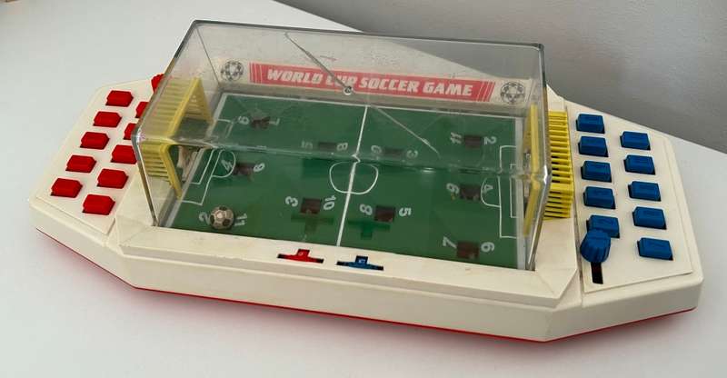Playwell World Cup Soccer Table Top Mechanical Game 1980s Vintage Plastic 17`