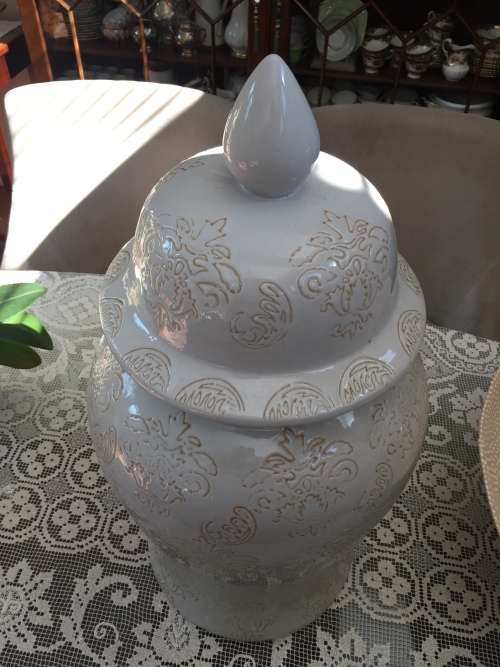 Ver Large Ceramic Ginger Jar