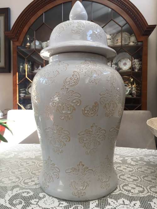 Ver Large Ceramic Ginger Jar