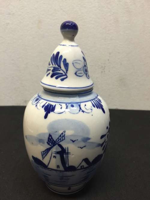 Hand-painted blue and white Delft bottles with lid.height-165mm.