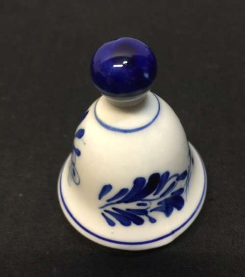Hand-painted blue and white Delft bottles with lid.height-165mm.