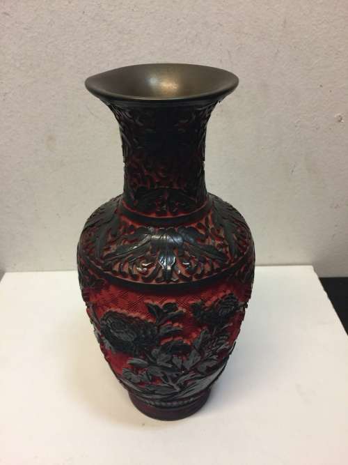 CHINESE ANITQUES -STUNNING LARGE INTRICATELY CARVED CINNABAR VASE