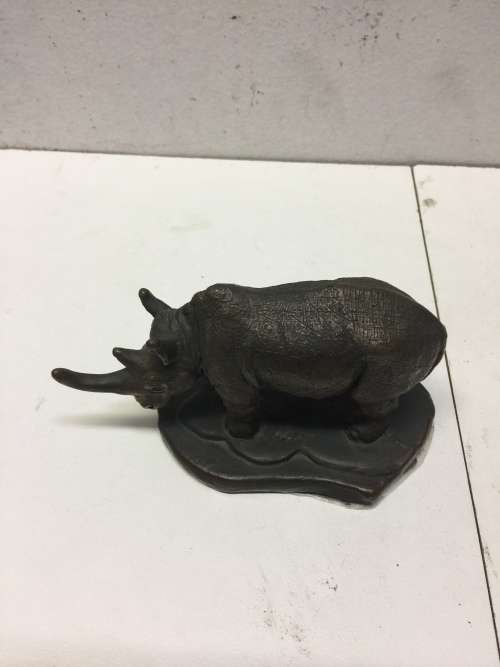 Bronze rhinoceros