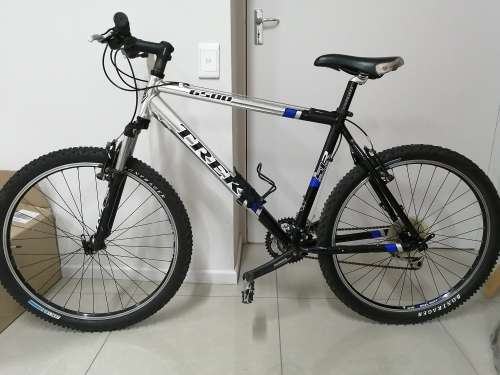 ### MOUNTAIN BIKE - TREK 6500 ###