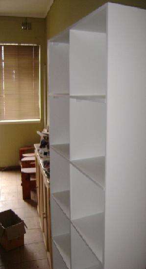 Open shelving cabinet