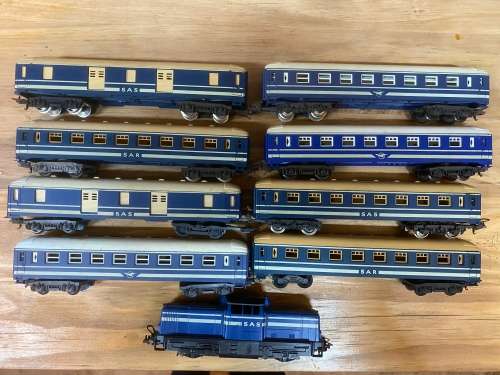 Lima HO scale SAR junior blue train set