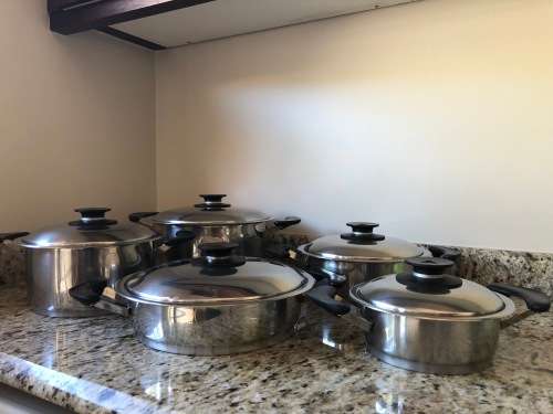 AMC CLASSIC WATERLESS COOKWARE - SET OF 5 POTS
