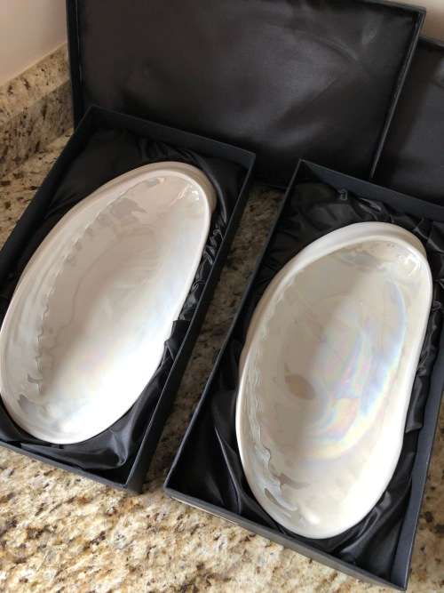 Luna Del Mar Porcelain Oval Abalone Bowl in Gift Box - NEW / UNUSED