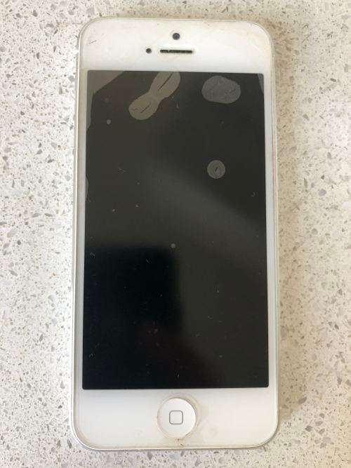 iPhone 5 16GB White *Excellent Condition* FREE DELIVERY
