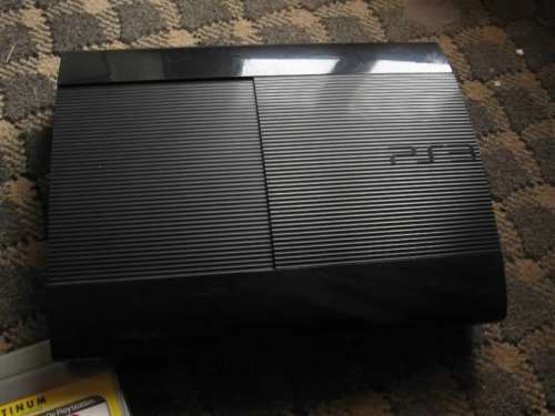 12GB PS3 Console + Controller + 45 Games