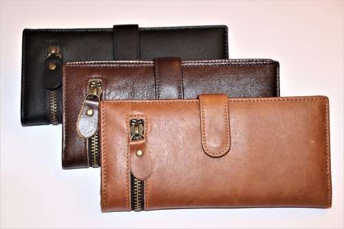 GENUNIE LEATHER UNISEX TRAVELING WALLET/PURSE