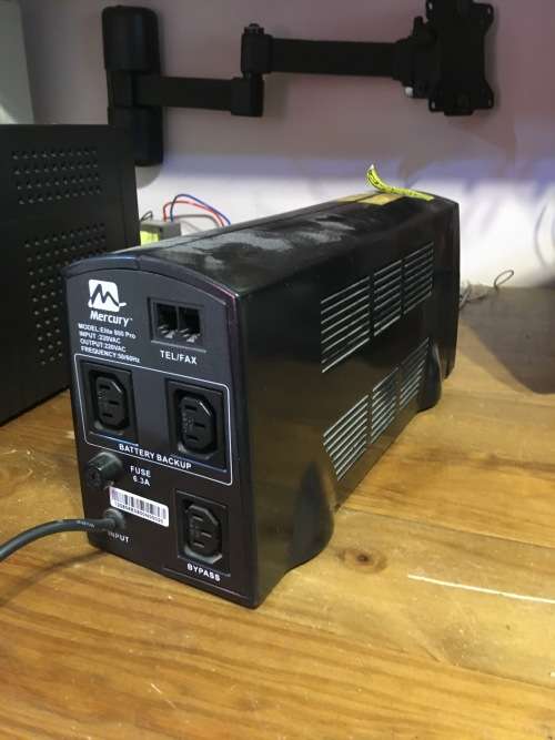 Mercury Elite 800 Pro UPS