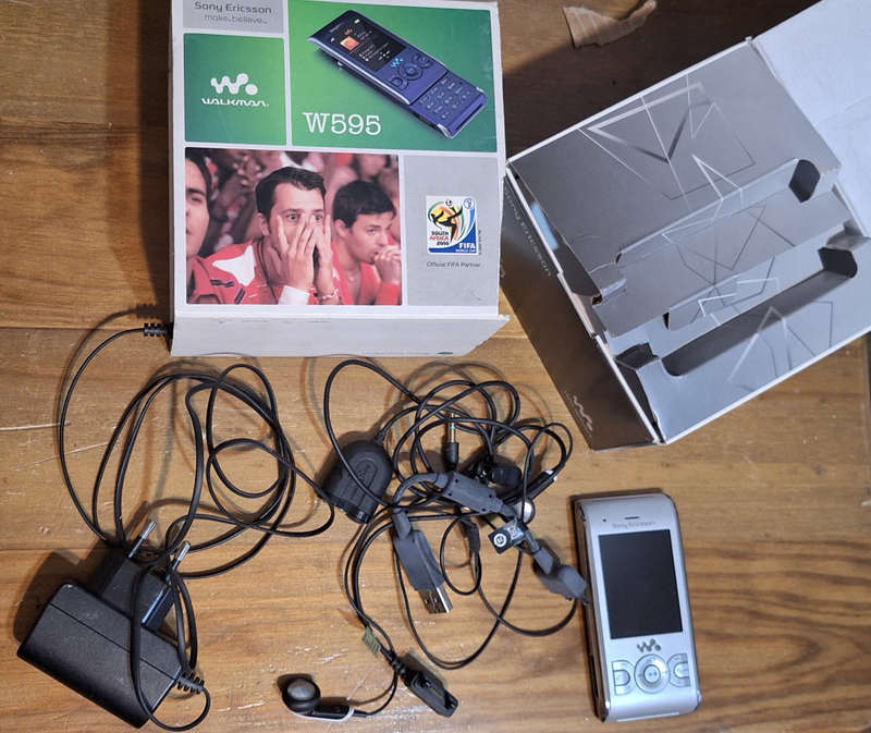 Sony Ericsson W595 (faulty)