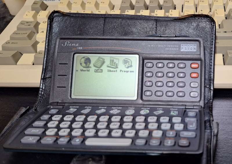 Large vintage Psion collection (Revo, Sienna)