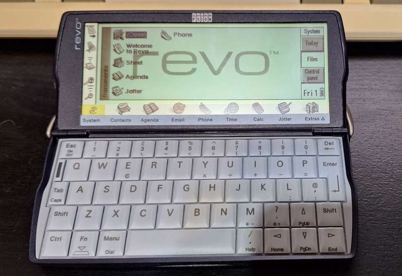 Large vintage Psion collection (Revo, Sienna)