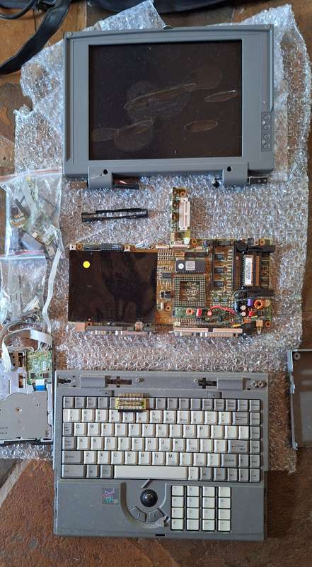 Collection of 486 laptops (poor condition)