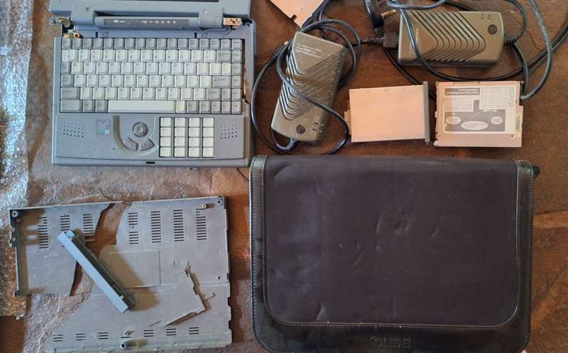 Collection of 486 laptops (poor condition)