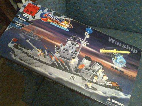Lego warship 970 piece complete set!! Huge heavy box!