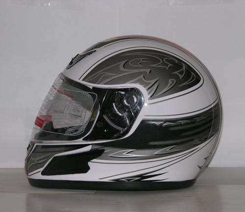 Motorcycle Full face helmet - DOT safety approved full face . Ideal for bikes and atv's