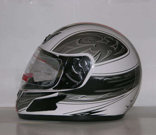 Motorcycle bike helmet - DOT safety approved full face . Ideal for bikes and atv's
