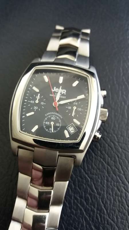 ***AUTHENTIC*** Stunning looking top quality JEEP men watch !!!