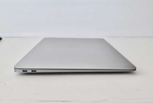 M1 MacBook Air 13` , 256GB SSD, 8GB RAM - Space Grey - LIKE NEW!!