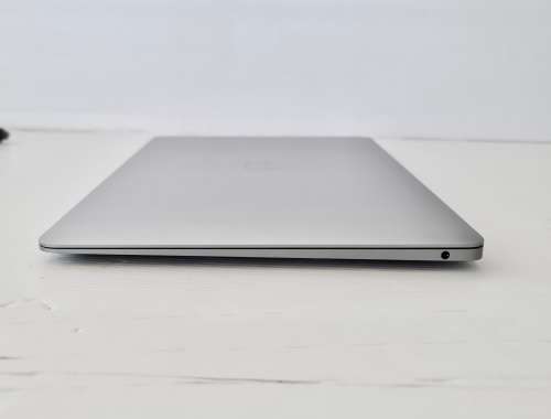 M1 MacBook Air 13` , 256GB SSD, 8GB RAM - Space Grey - LIKE NEW!!