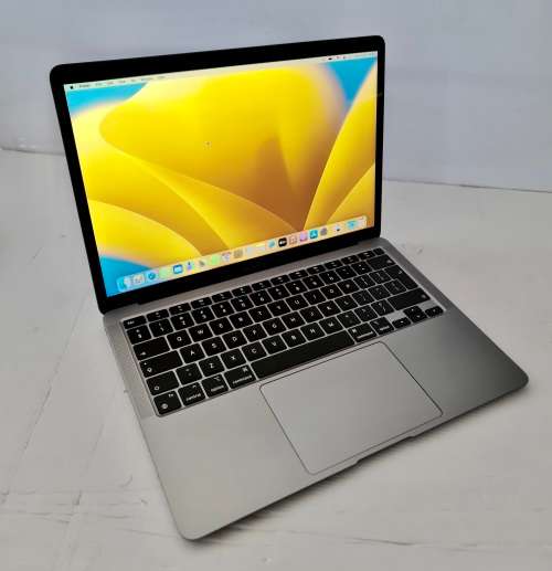 M1 MacBook Air 13` , 256GB SSD, 8GB RAM - Space Grey - LIKE NEW!!