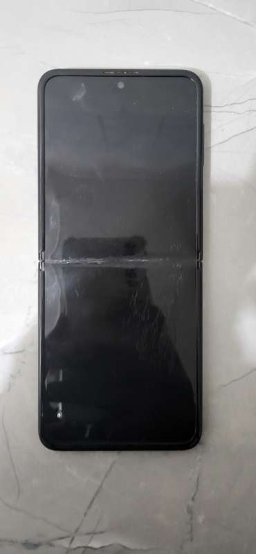 SAMSUNG Z FLIP 3 READ