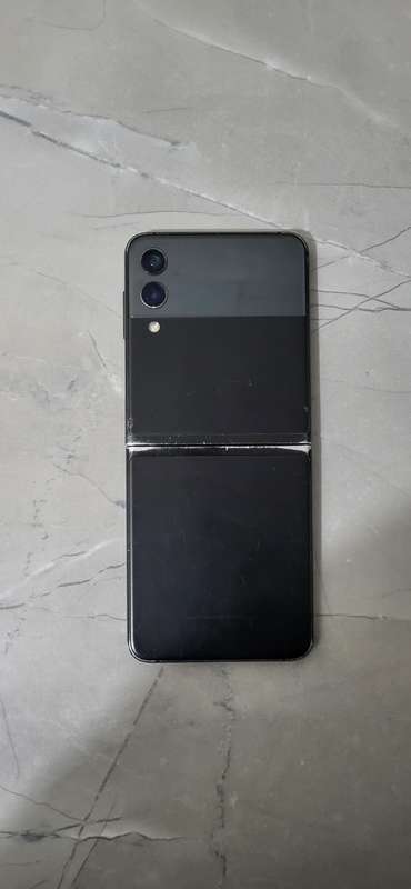SAMSUNG Z FLIP 3 READ