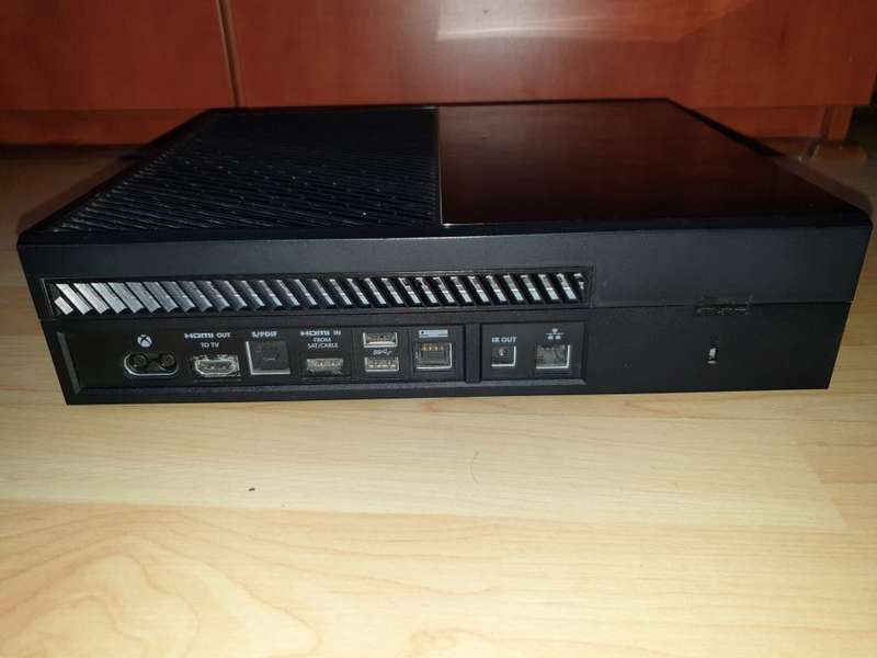 Microsoft Xbox One 500GB console + 3 Games + Controller + FREE Shipping