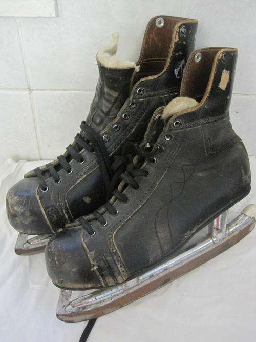 Vintage ice skates Circa 1980