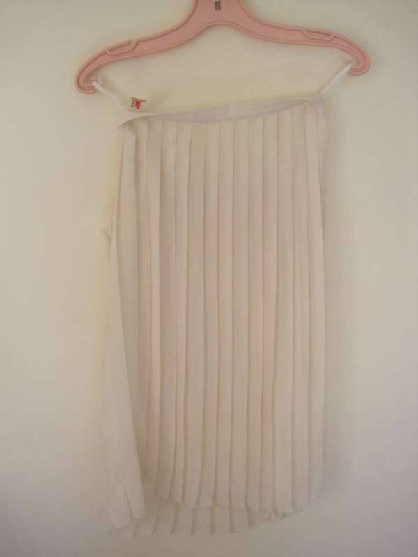 Vintage cream pleated sheer skirt/petticoat