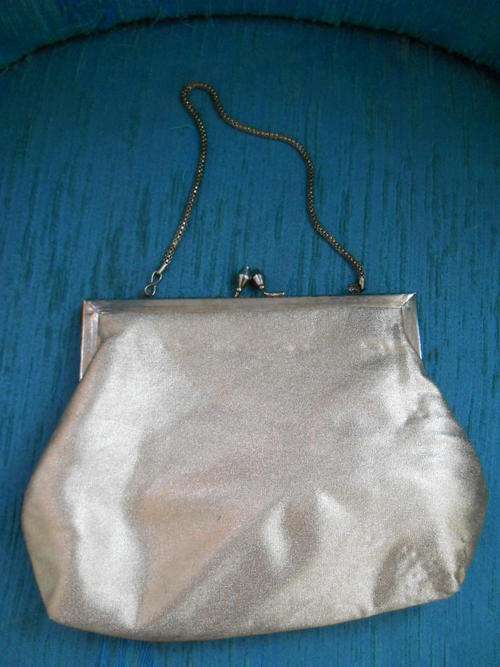 VINTAGE SILVER EVENING BAG