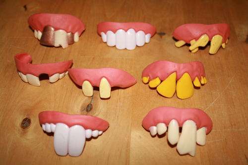 Wacky Fake Teeth x 8