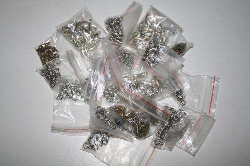 Lot of jewellery making stuff. (+- 300 Clasps,rings)