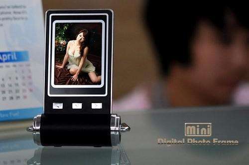 Mini Digital Photo Frame (2.5 Inch)