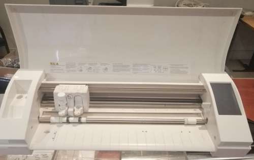 Silhouette CAMEO 3 Die-Cutting Machine