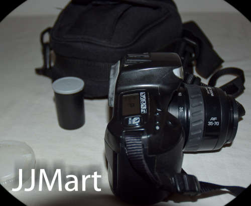 Minolta DYNAX 300si Film Camera and Sigma 35-70mm Zoomlens + Bag