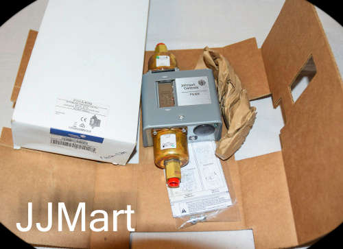 Johnson Controls P74FA-9700  Pipe Pressure Switch