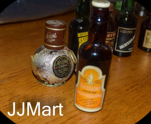 Vintage  Miniature Soda and Alcohol Bottles x 6 - Lot 3
