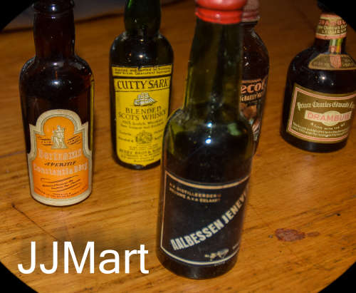 Vintage  Miniature Soda and Alcohol Bottles x 6 - Lot 3