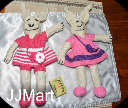 2 x Beautiful Knitted Bunnies