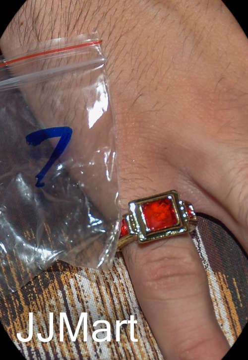 Costume Jewellery : Men`s Ring  Golden with red stone square Size 7
