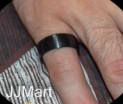 Costume Jewellery : Black Metal Ring Size 8