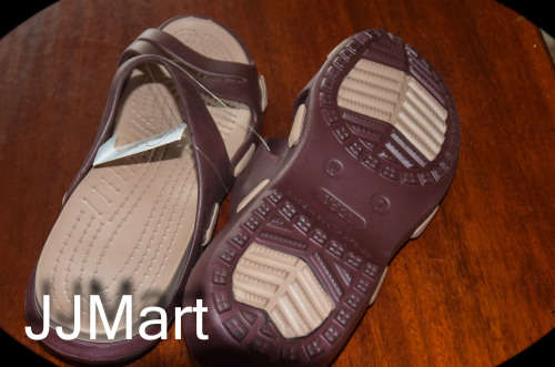 Women`s Comfort Sandal Size 7 (Like Crocs)